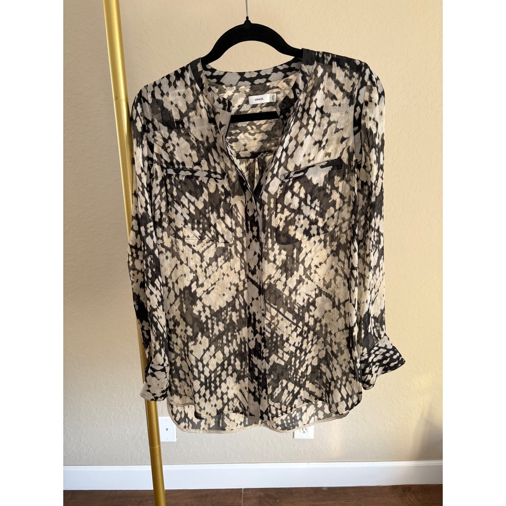 Vince Womens Blouse 100% Silk Snakeskin Print Button Down Gray‎ Size 2 Designer